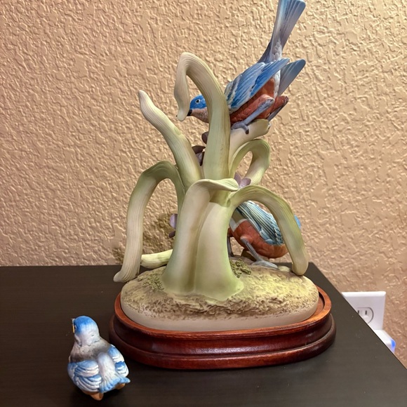 Andrea by Sadek Blue Bird Family With Wooden Base - Picture 6 of 9